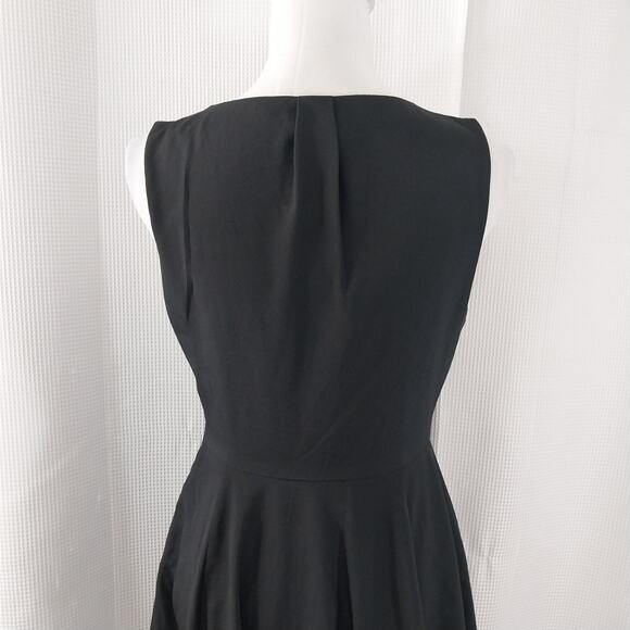 EXPRESS! ELEGANT AND UNDERSTATED BLACK A-LINE PLEATED NECKLINE DRESS! SZ 6 - Picture 6 of 10